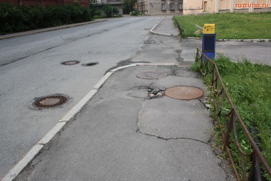 Санкт-Петербург - Петроградский район. Дороги, ведущие в Законодательное собрание. Алексей Делюкин: «…В 2009 году мы… завершили работы по асфальтированию и мощению плиткой более 500 тысяч кв.м. площади…»