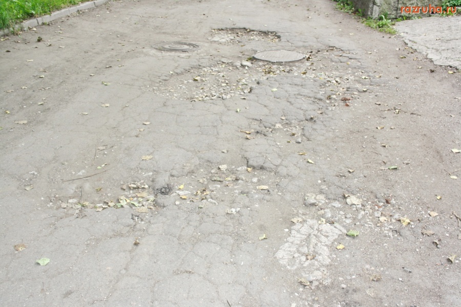 Санкт-Петербург - Петроградский район. Дороги, ведущие в Законодательное собрание. Алексей Делюкин: «…В 2009 году мы… завершили работы по асфальтированию и мощению плиткой более 500 тысяч кв.м. площади…»