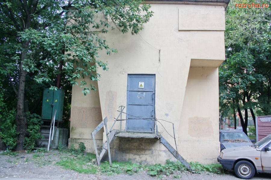 Санкт-Петербург - Петроградский район. Пока ноги на сломают, руки не дойдут