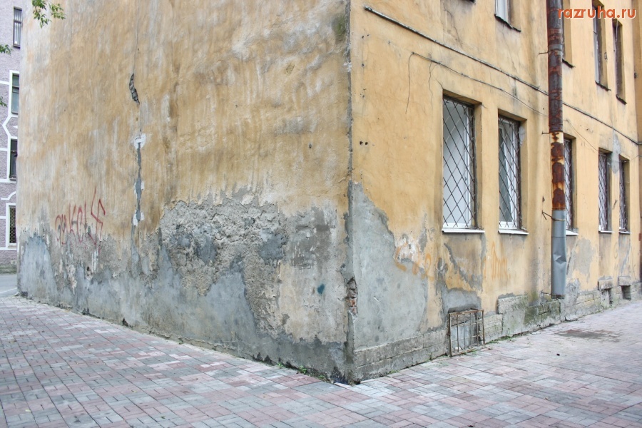 Санкт-Петербург - Петроградский район. Красного Курсанта, д. 51. Фасад ободранный.