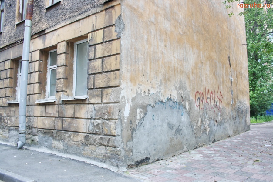 Санкт-Петербург - Петроградский район. Красного Курсанта, д. 51. Фасад ободранный.