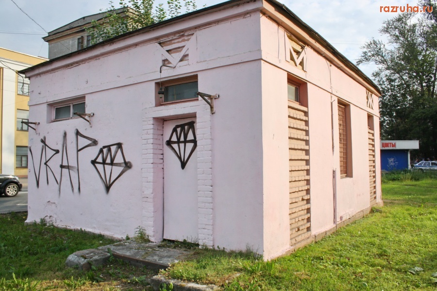 Санкт-Петербург - Петроградский район. На площадке, что на пересечении улиц Пионерская и Новоладожская много интересных объектов