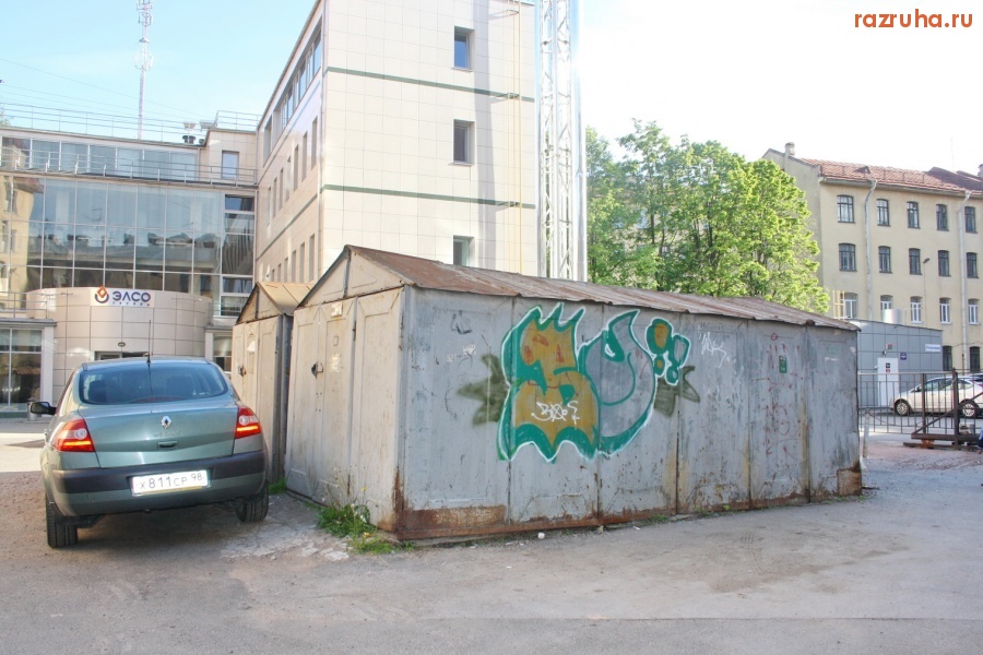 Санкт-Петербург - Петроградский район. ГАРАЖИ. Из интервью Алексея Делюкина 2006 года: 