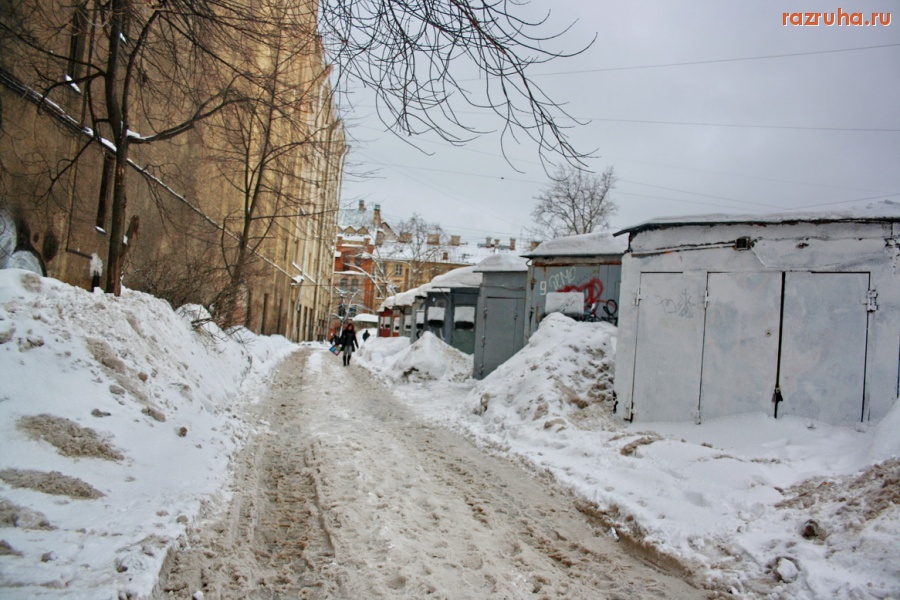 Санкт-Петербург - Петроградская сторона. Гаражи на пер. Любанском