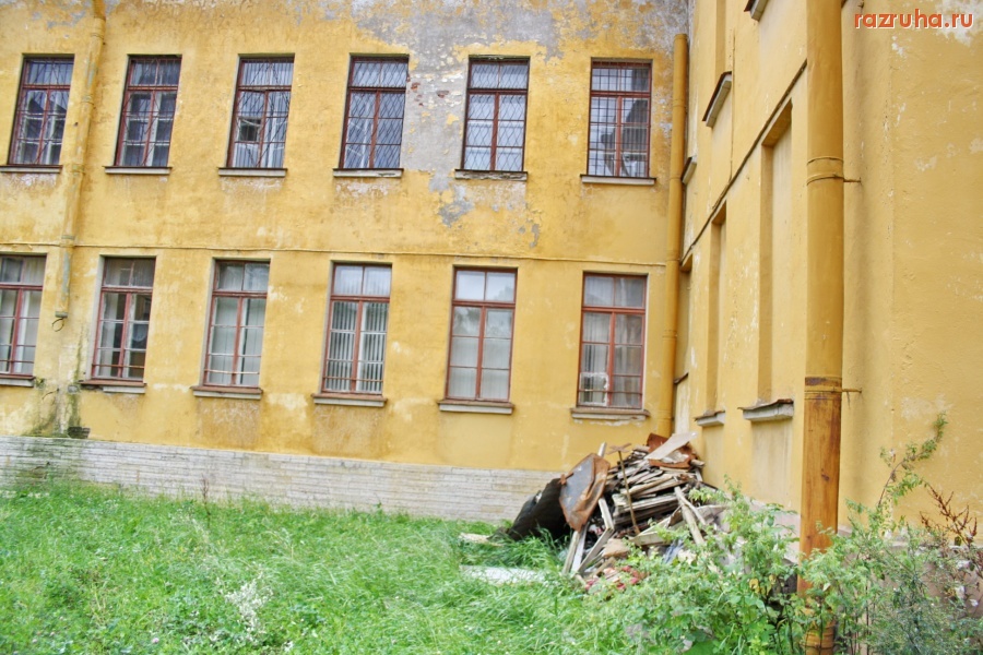 Санкт-Петербург - Петроградский район.  Ул. Красного Курсанта. Строения Военно-инженерной космической академии им. А.Ф. Можайского.