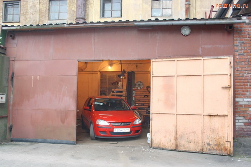 Санкт-Петербург - Петроградский район. Ул. Красного курсанта 23. Бизнес главы МС МО № 63 