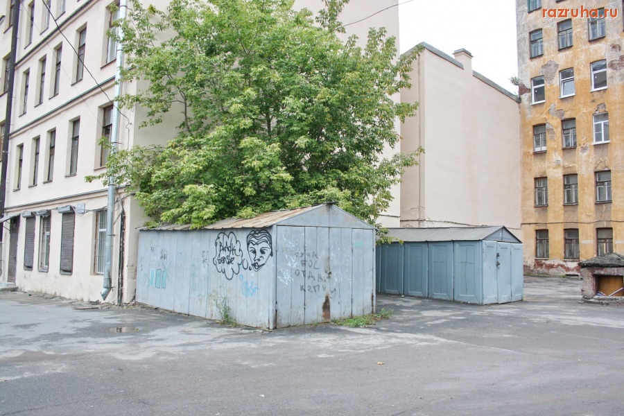 Санкт-Петербург - Петроградский район. Из интервью Алексея Делюкина 2006 года: 