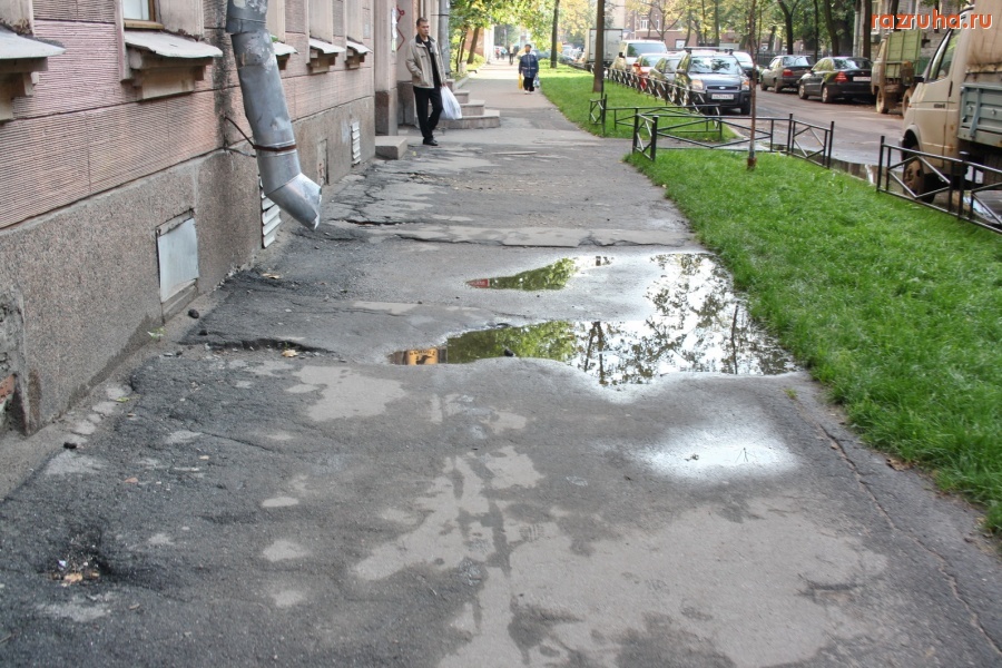 Санкт-Петербург - Петроградский район. Дороги, ведущие в Законодательное собрание. Алексей Делюкин: «…В 2009 году мы… завершили работы по асфальтированию и мощению плиткой более 500 тысяч кв.м. площади…»