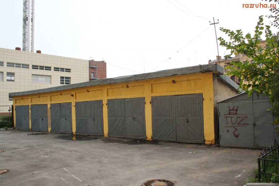 Санкт-Петербург - Петроградский район. Гаражи. Красного Курсанта, 20. Из интервью Алексея Делюкина 2006 года: 