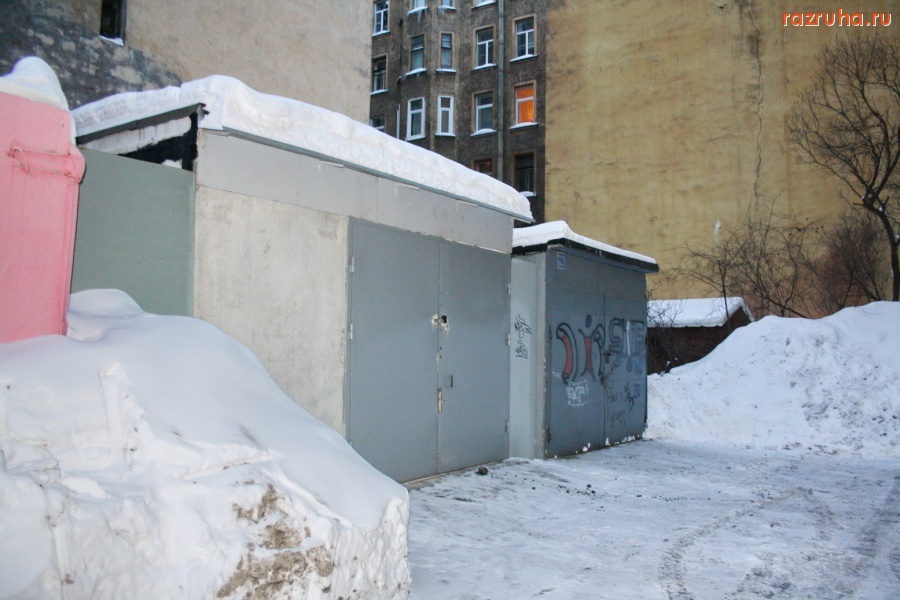 Санкт-Петербург - Петроградский район. ГАРАЖИ. Из интервью Алексея Делюкина 2006 года: 