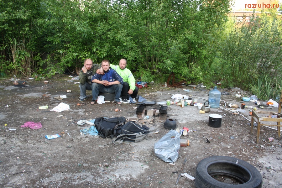 Санкт-Петербург - ПЕТРОГРАДСКИЕ КЛОШАРЫ НА ЗАБРОШЕННОЙ СТРОЙКЕ