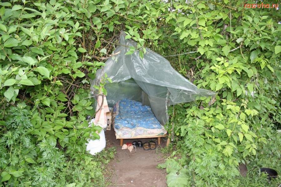 Санкт-Петербург - ПЕТРОГРАДСКИЕ КЛОШАРЫ НА БЕРЕГУ МАЛОЙ НЕВКИ