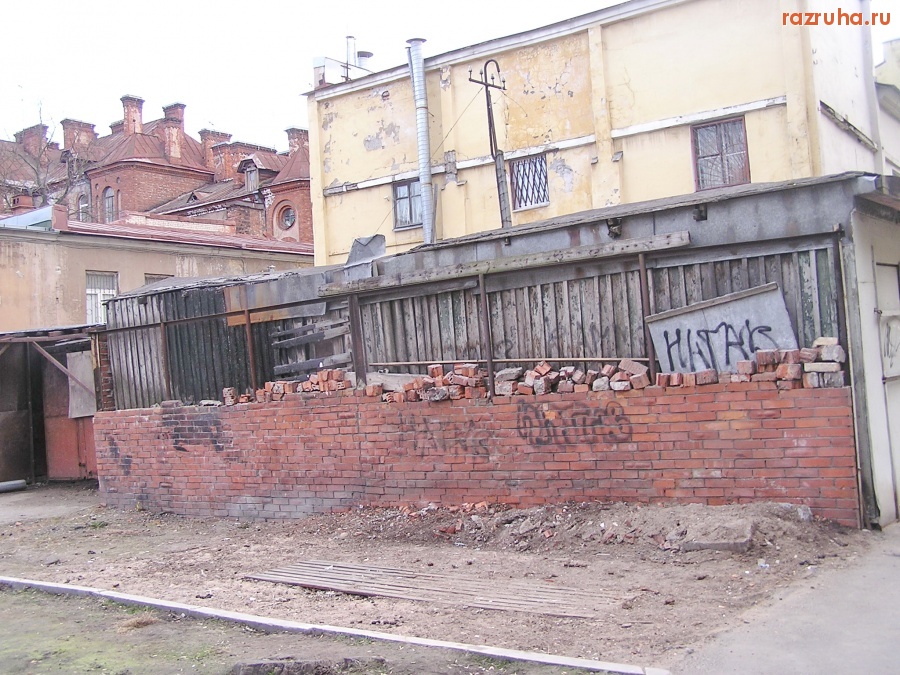 Санкт-Петербург - Петроградский район. ГАРАЖИ. Алексей Делюкин. Из интервью 2006 года: 