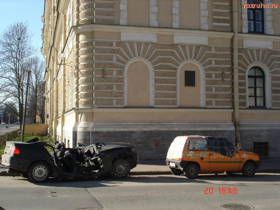 Санкт-Петербург - А из ихнего окошка....безобразия немножко...