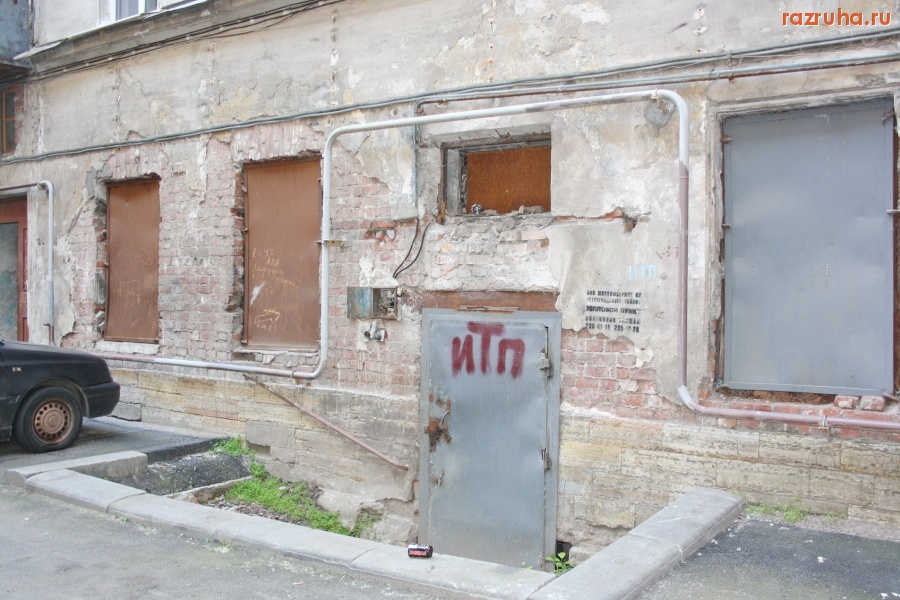 Санкт-Петербург - Непарадная Петроградка. Ул. Блохина. Дворы. Арки. Фасады.