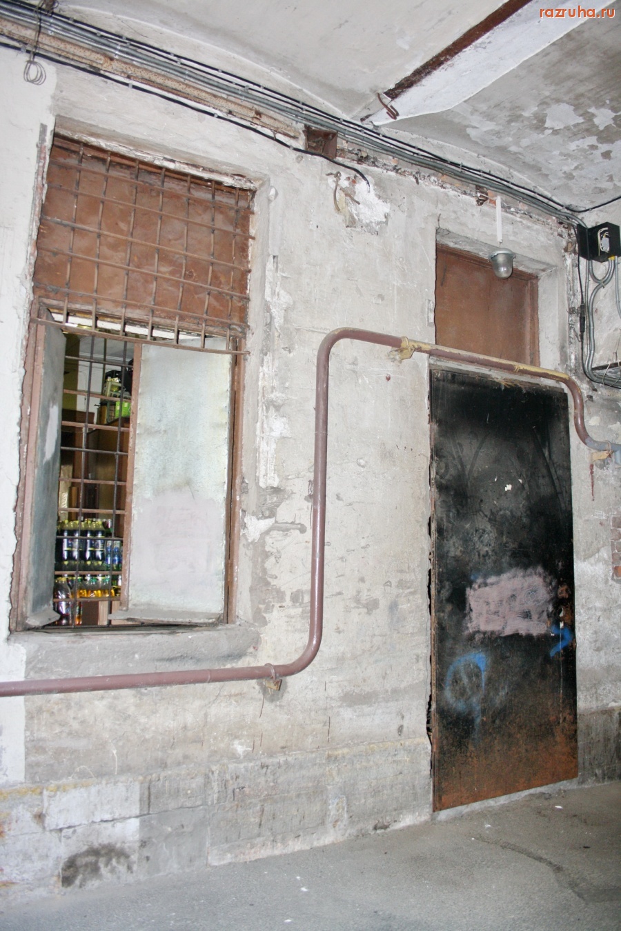 Санкт-Петербург - Непарадная Петроградка. Ул. Блохина. Дворы. Арки. Фасады.