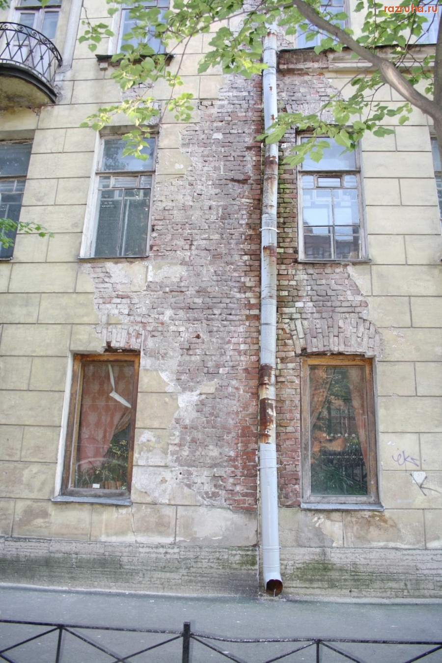 Санкт-Петербург - Петроградский район. Дом на улице Зверинской