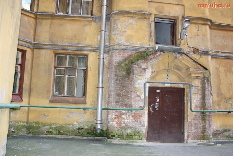 Санкт-Петербург - СПБ. ПЕТРОГРАДСКИЙ РАЙОН. РОМАНТИКА ПИТЕРСКИХ ДВОРИКОВ. СЪЕЗЖИНСКАЯ 22-24