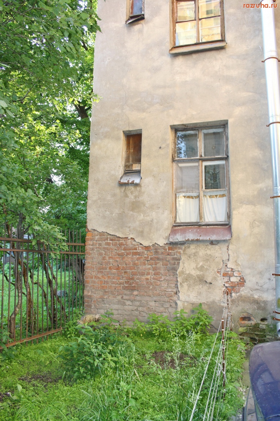 Санкт-Петербург - СПБ. ПЕТРОГРАДСКИЙ РАЙОН. РОМАНТИКА ПИТЕРСКИХ ДВОРИКОВ. СЪЕЗЖИНСКАЯ 22-24