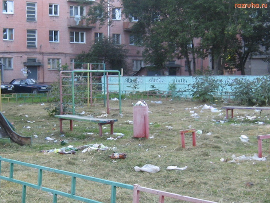 Тверь - Детская площадка во дворе дома 1 по ул. Вагжанова.
