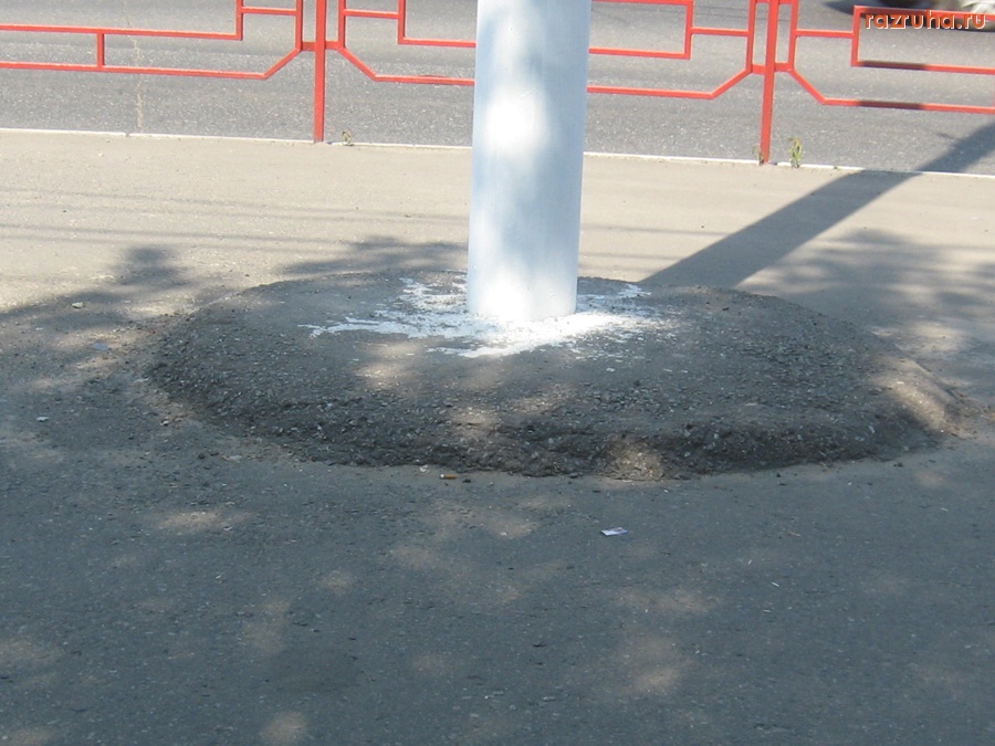 Тверь - На Старом мосту через Волгу решили около столбов побольше асфальта подкинуть))