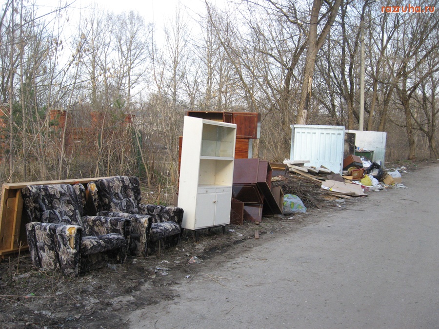 Тверь - Помойка рядом с домом № 15 по ул. Горького.