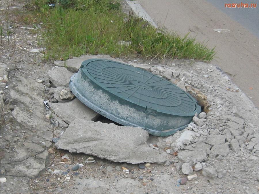 Тверь - Люк на ул. 15 лет Октября, д.50.