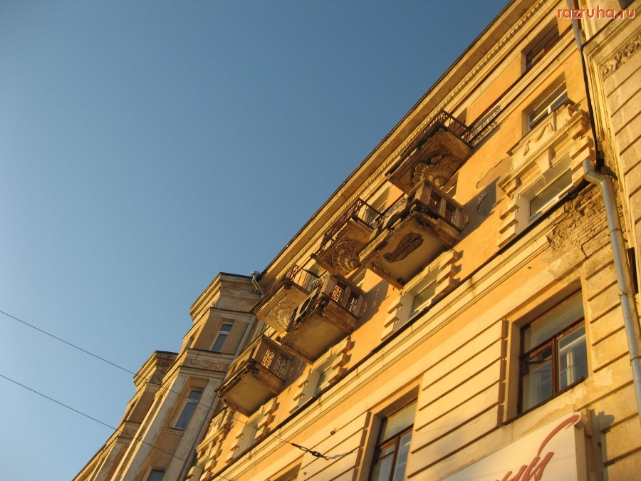 Тверь - Опасные балконы в центре города
