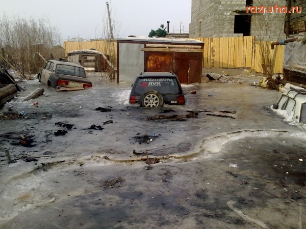 Якутск - Машины в ледовом плену