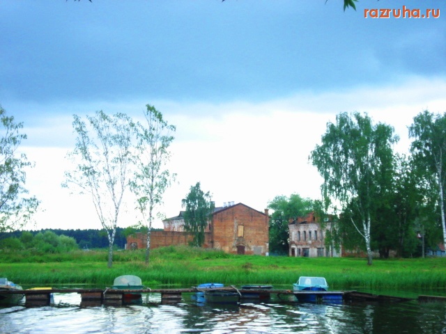 Мышкин - Заброшенные дома. Вид вблизи