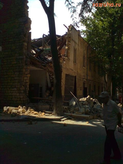 Одесса - В центре Одессы рухнул дом