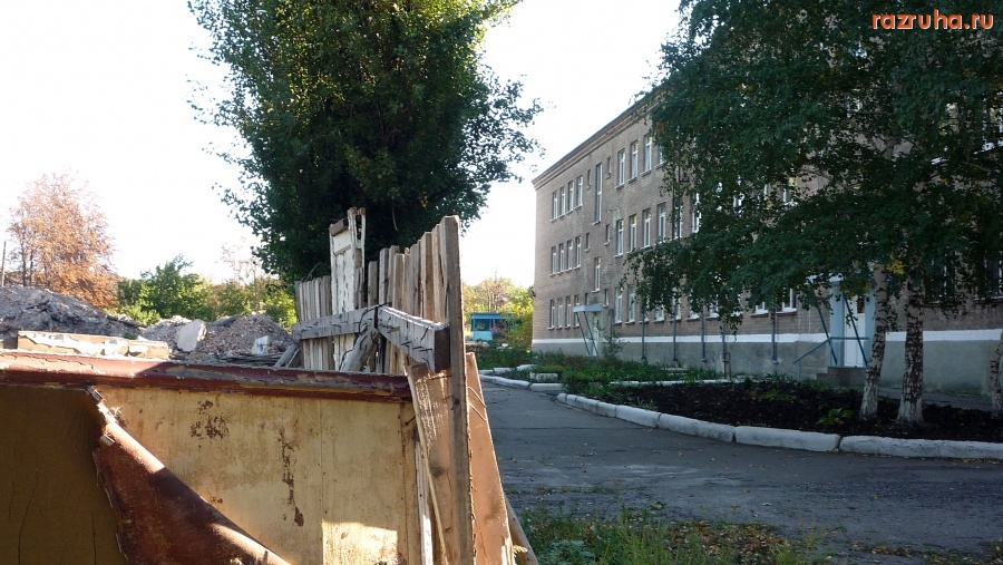 Часов Яр - Вид школы №16 на 26.09.11 г.