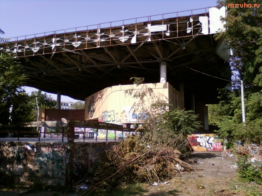 Днепропетровск - Центр. Заброшенный летний театр.