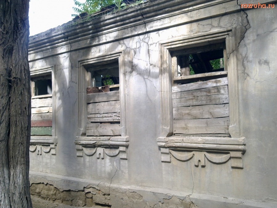 Николаев - Дом без окон