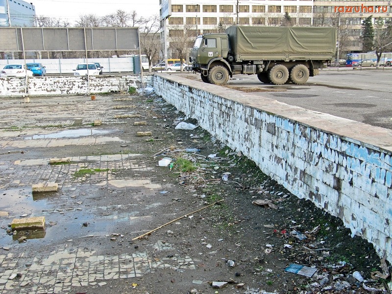 Волгоград - Фонтан на площади Дворца Спорта