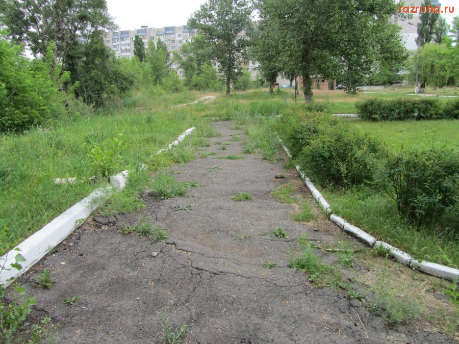 Канев - Дорожки у Школы №6