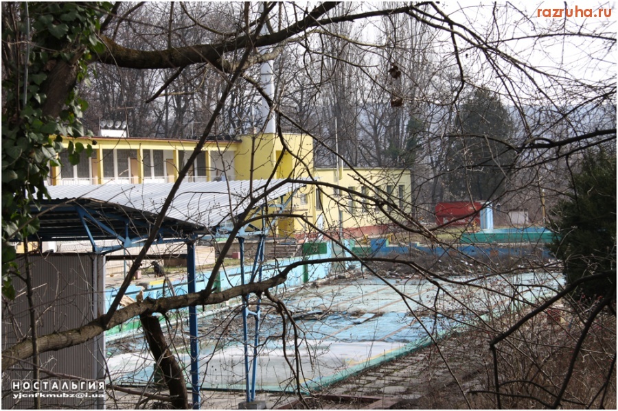 Ужгород - Единственный общественный бассейн...был(