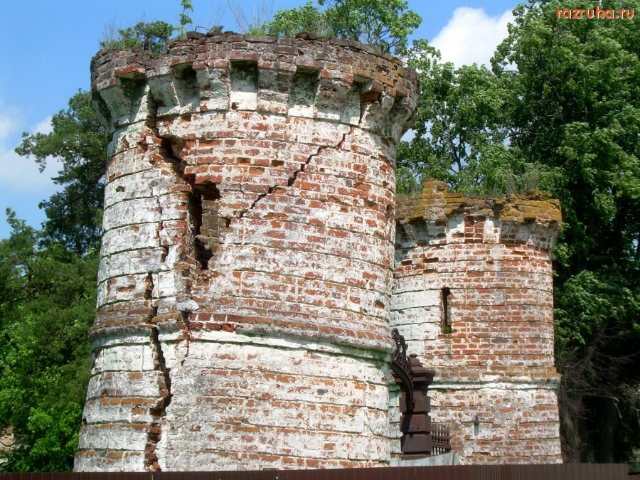 Ярополец - Въезд в усадьбу Чернышовых