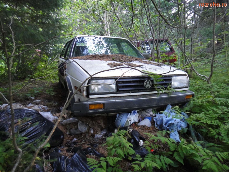 Хейнс - заброшеные машины и мусор
