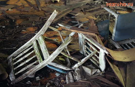 Хиросима - Стул в ресторане