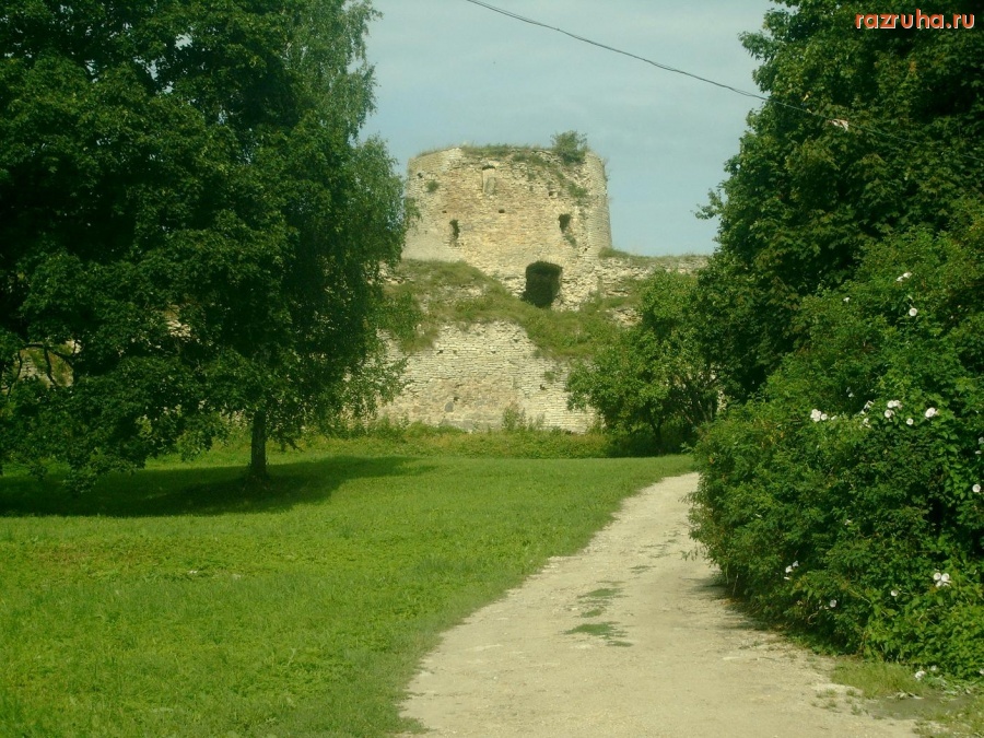 Изборск - Изборская крепость. Руины