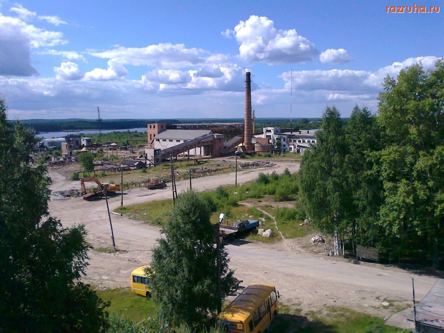 Поросозеро - Летом завод выглядит гораздо лучше))))