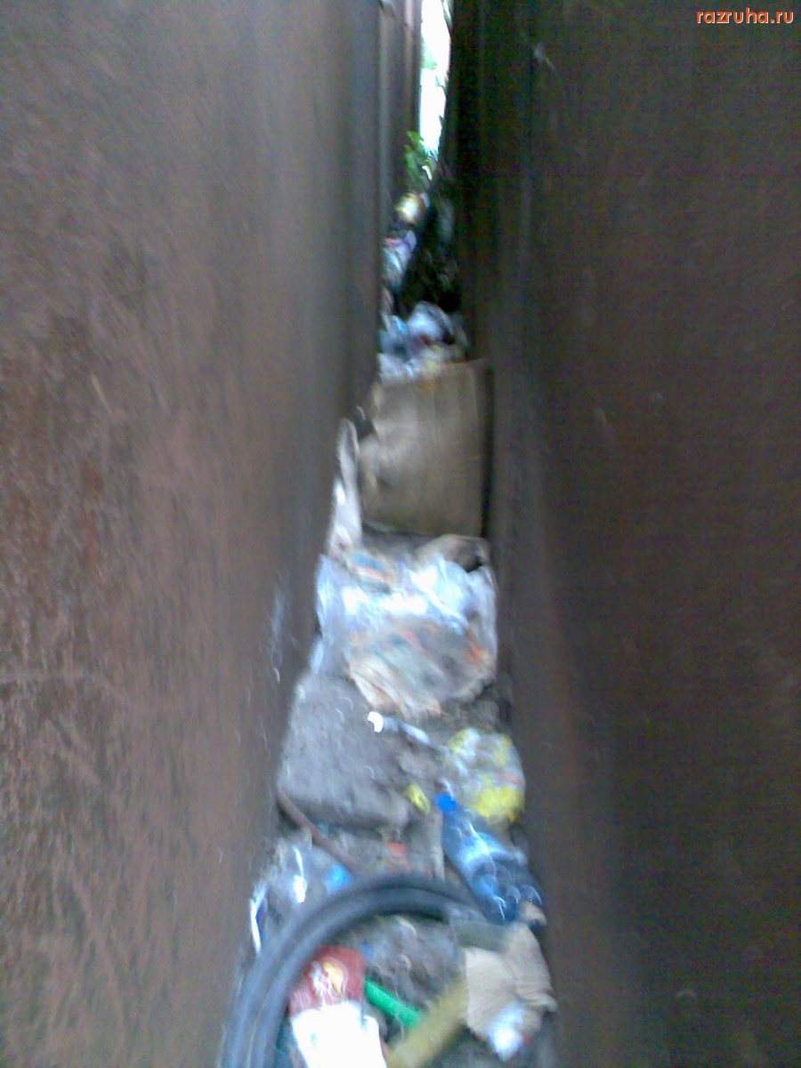 Курск - мусор между гаражей