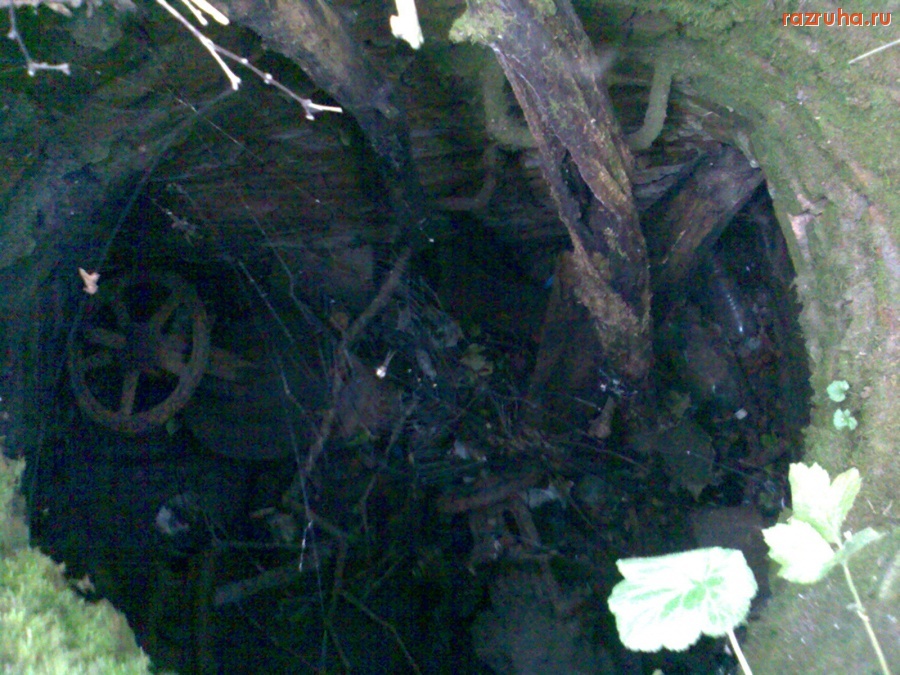 Курск - Открытый люк в посёлке Волокно