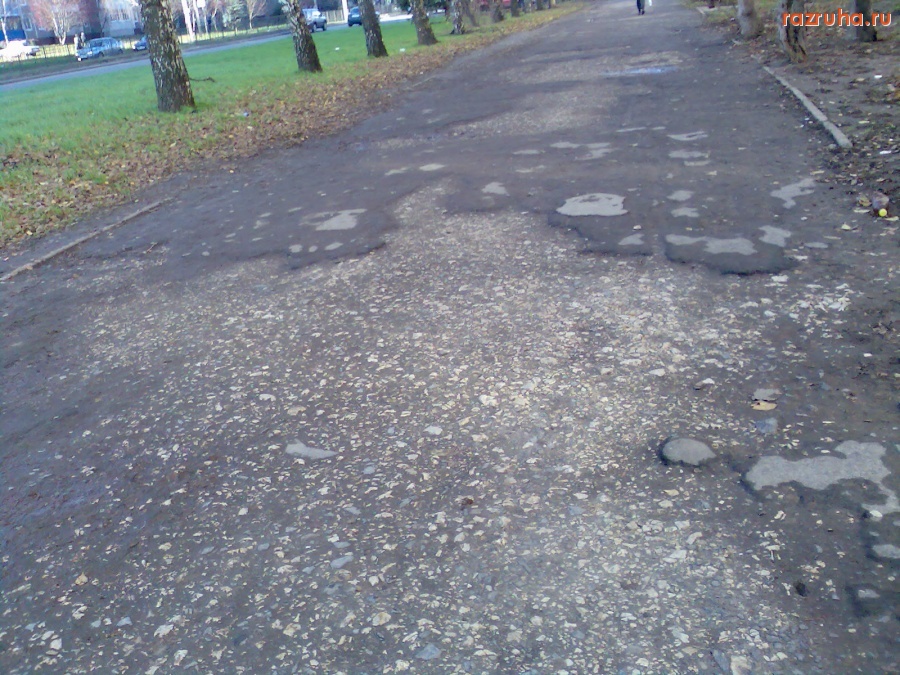 Курск - Асфальт на тротуаре