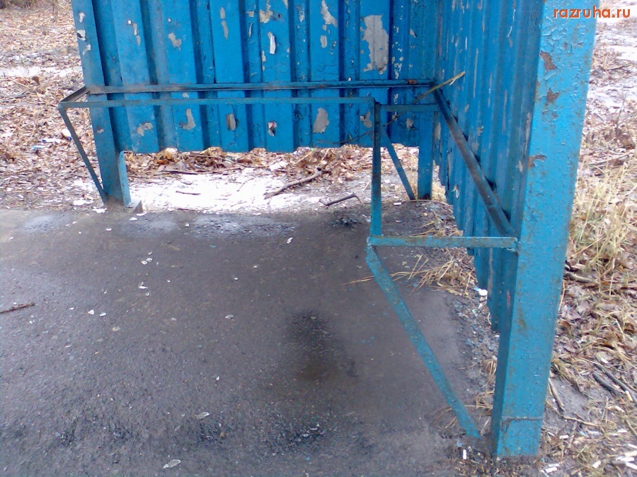 Курск - Лавки на остановке