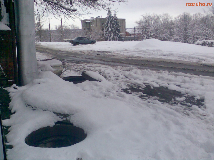 Курск - Открытые люки на Луначарского