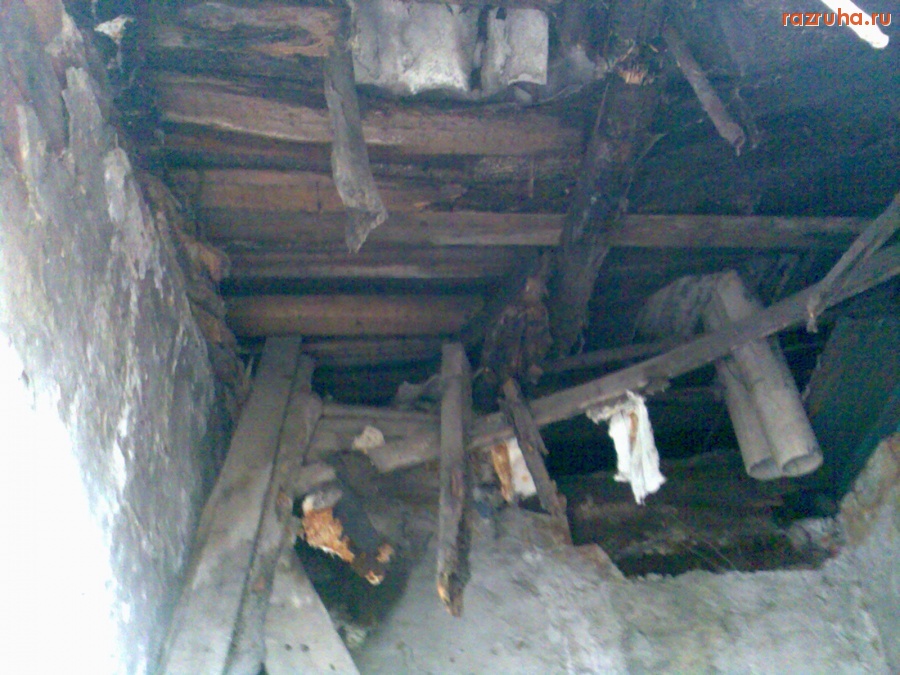 Курск - Здание с дырой