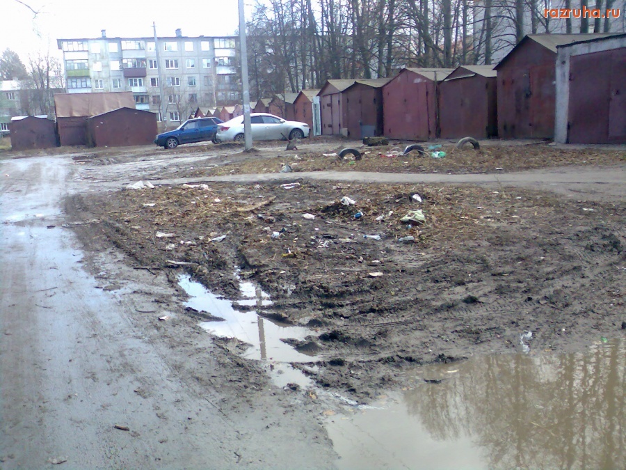 Курск - Газон возле гаражей