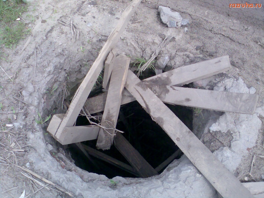 Курск - Коммунальщикам до люка нет дела